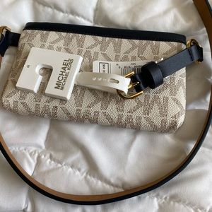 $20 MICHAEL MICHAEL KORS WAIST WALLET